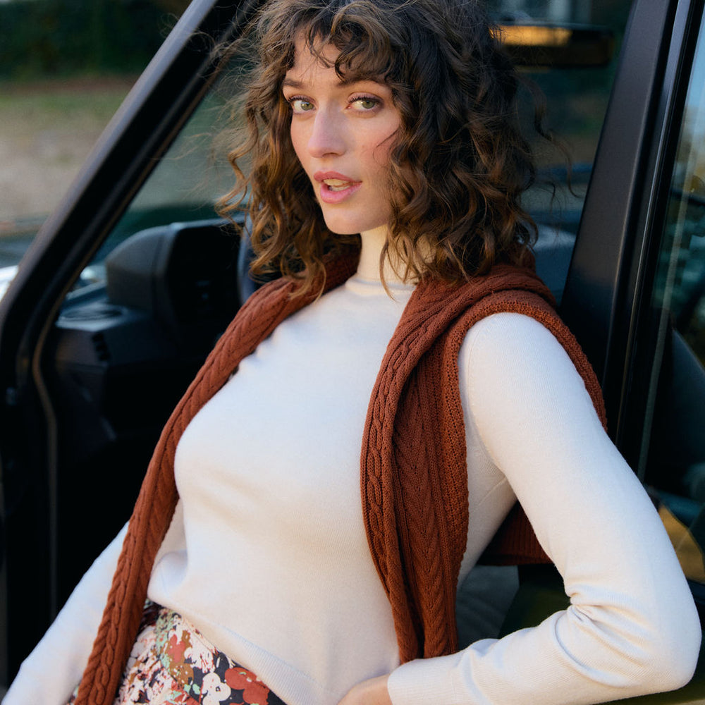 Erin Turtleneck, Ivory
