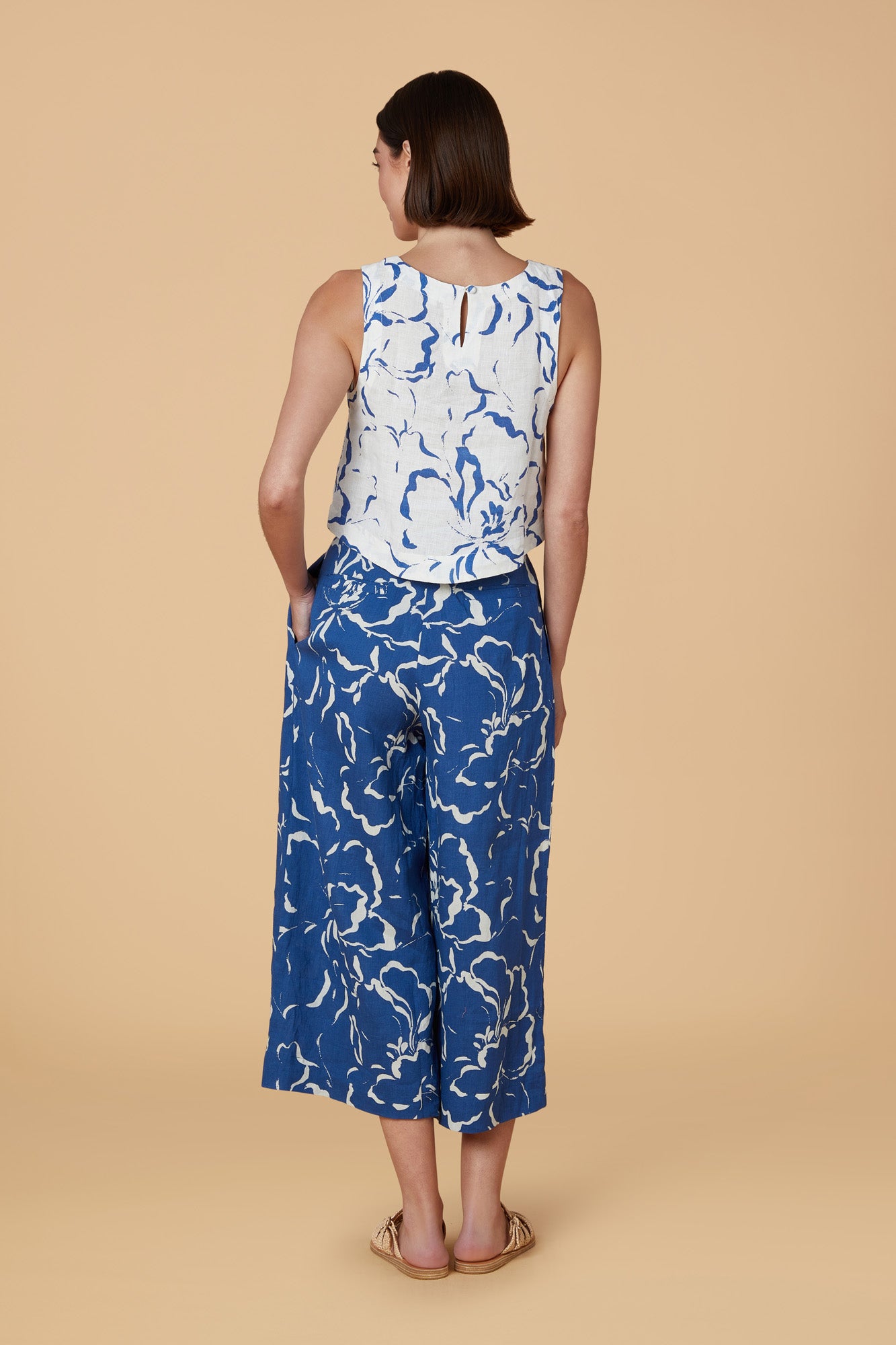 Nadia Pants, Ibisco